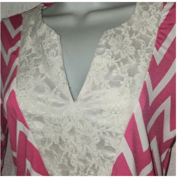 Hot Mama ***Pretty Dress with lace, Pink and white, in size small. - Picture 9 of 12